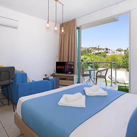 Meryl - Coralli Beachfront Apartment Protaras Esterno foto