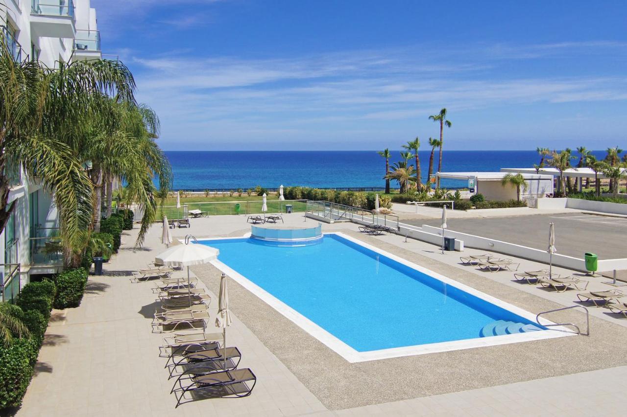 Meryl - Coralli Beachfront Apartment Protaras Esterno foto