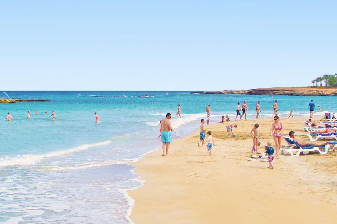 Meryl - Coralli Beachfront Apartment Protaras Esterno foto