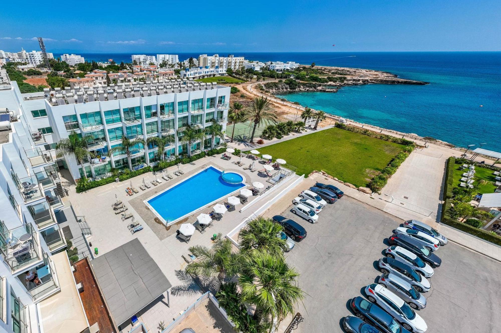 Meryl - Coralli Beachfront Apartment Protaras Esterno foto