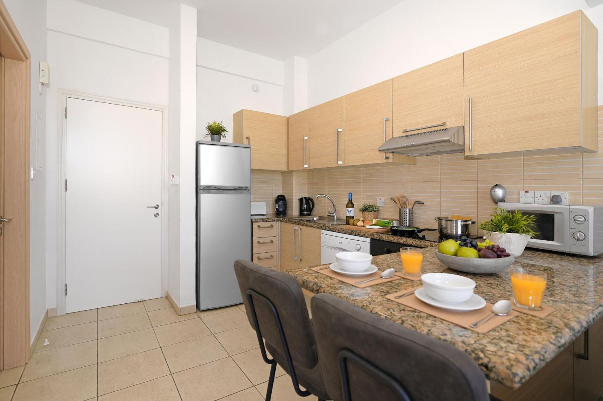 Meryl - Coralli Beachfront Apartment Protaras Esterno foto