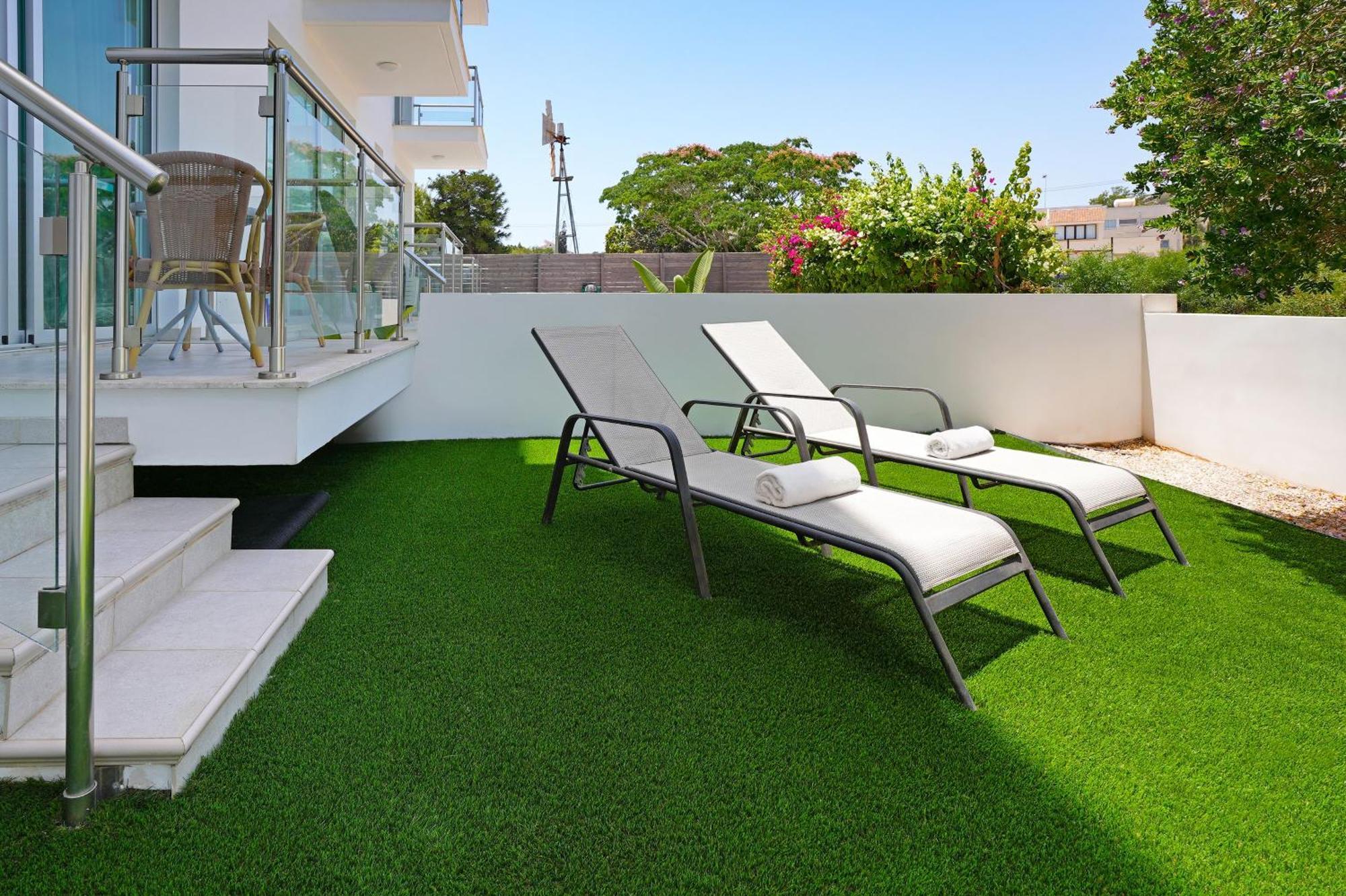 Meryl - Coralli Beachfront Apartment Protaras Esterno foto