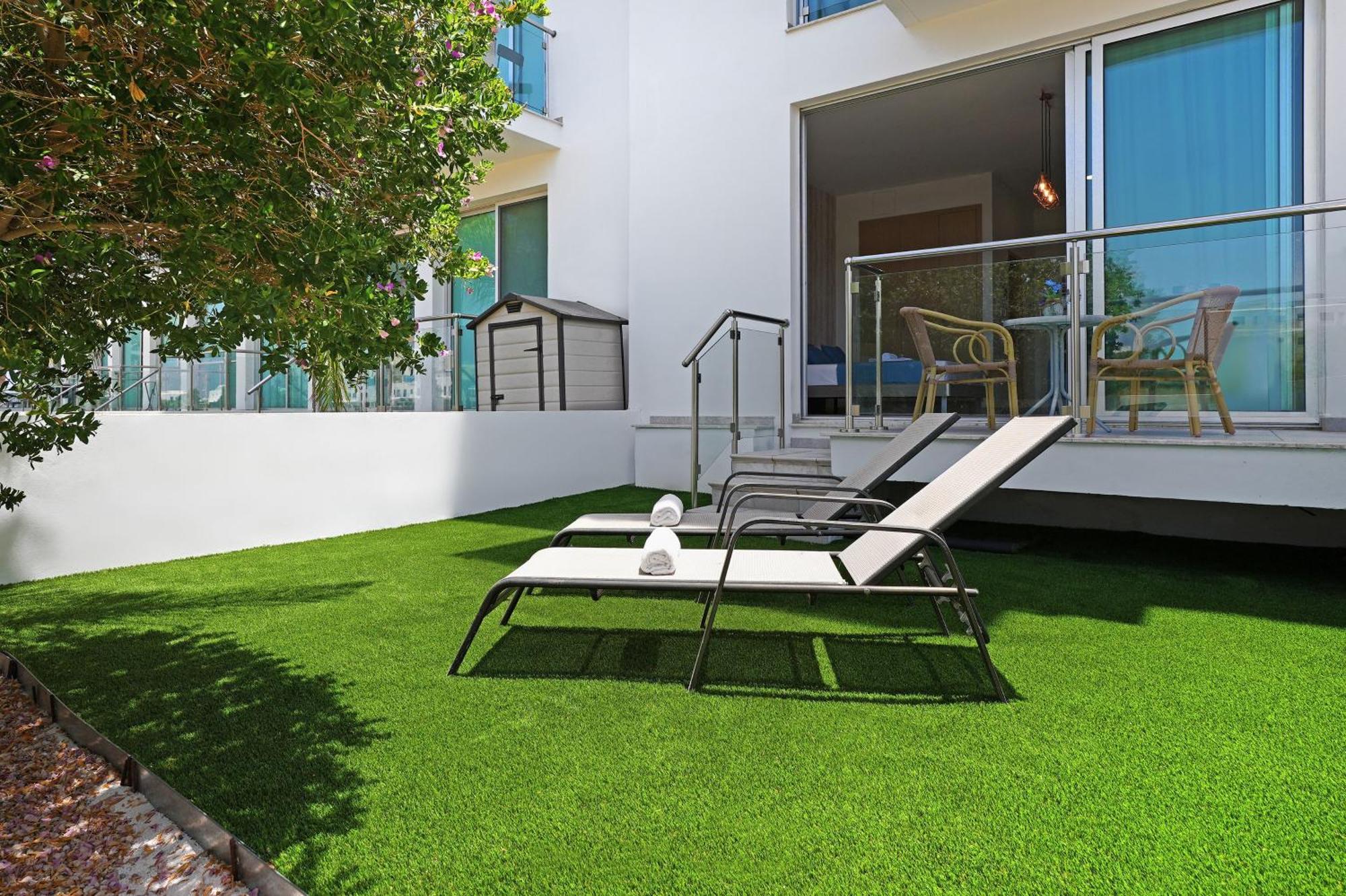 Meryl - Coralli Beachfront Apartment Protaras Esterno foto